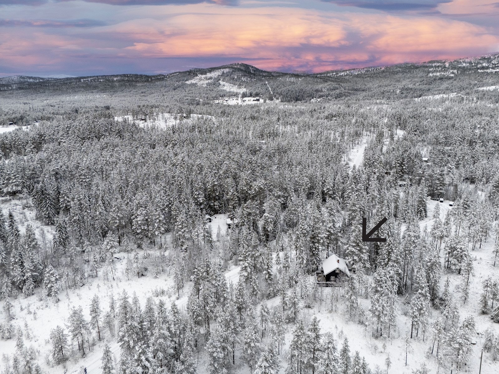 Oversiktsbilde mot nord. Høgda ses i bakgrunnen Galleribilde