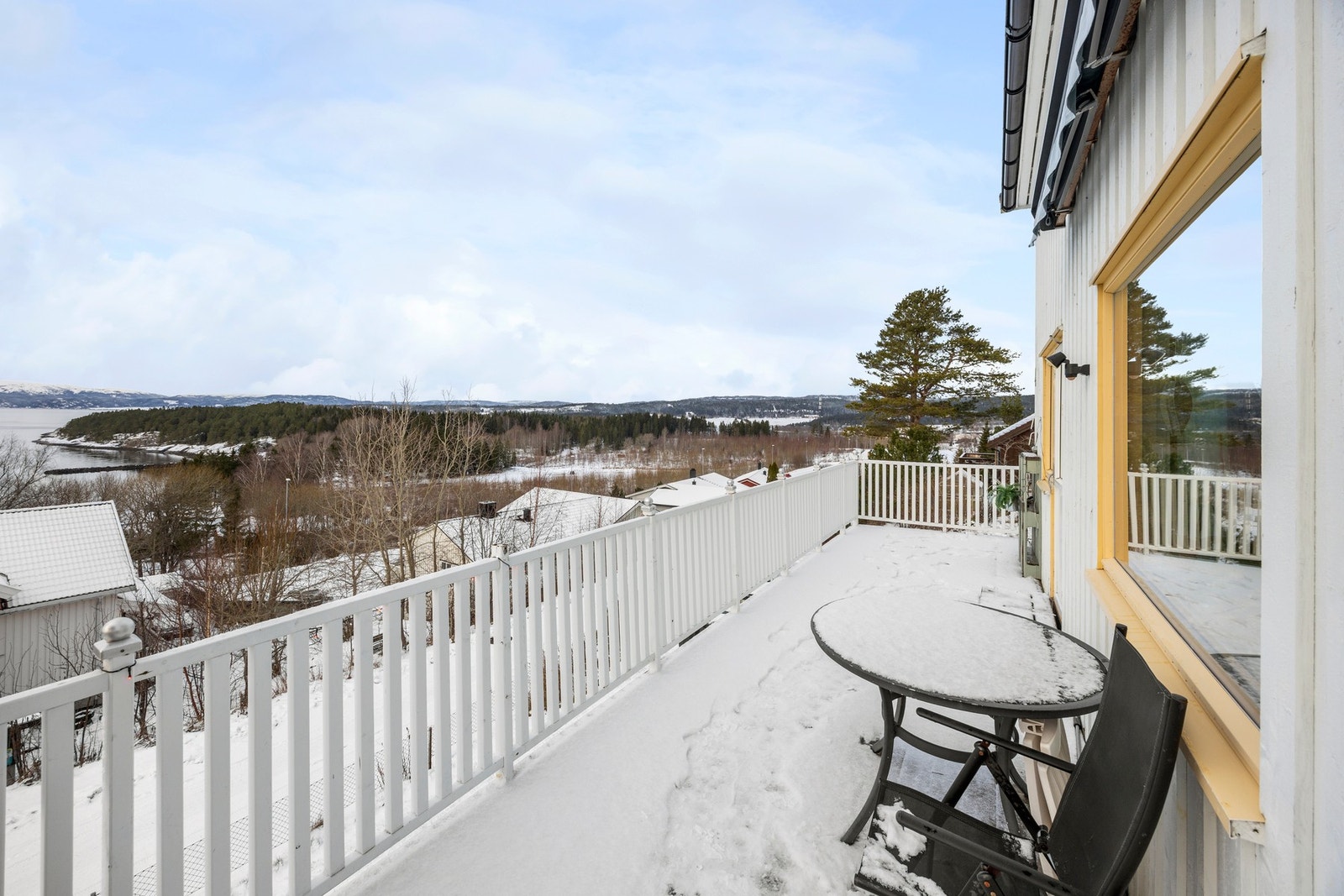 Det er god plass til utemøblement Galleribilde