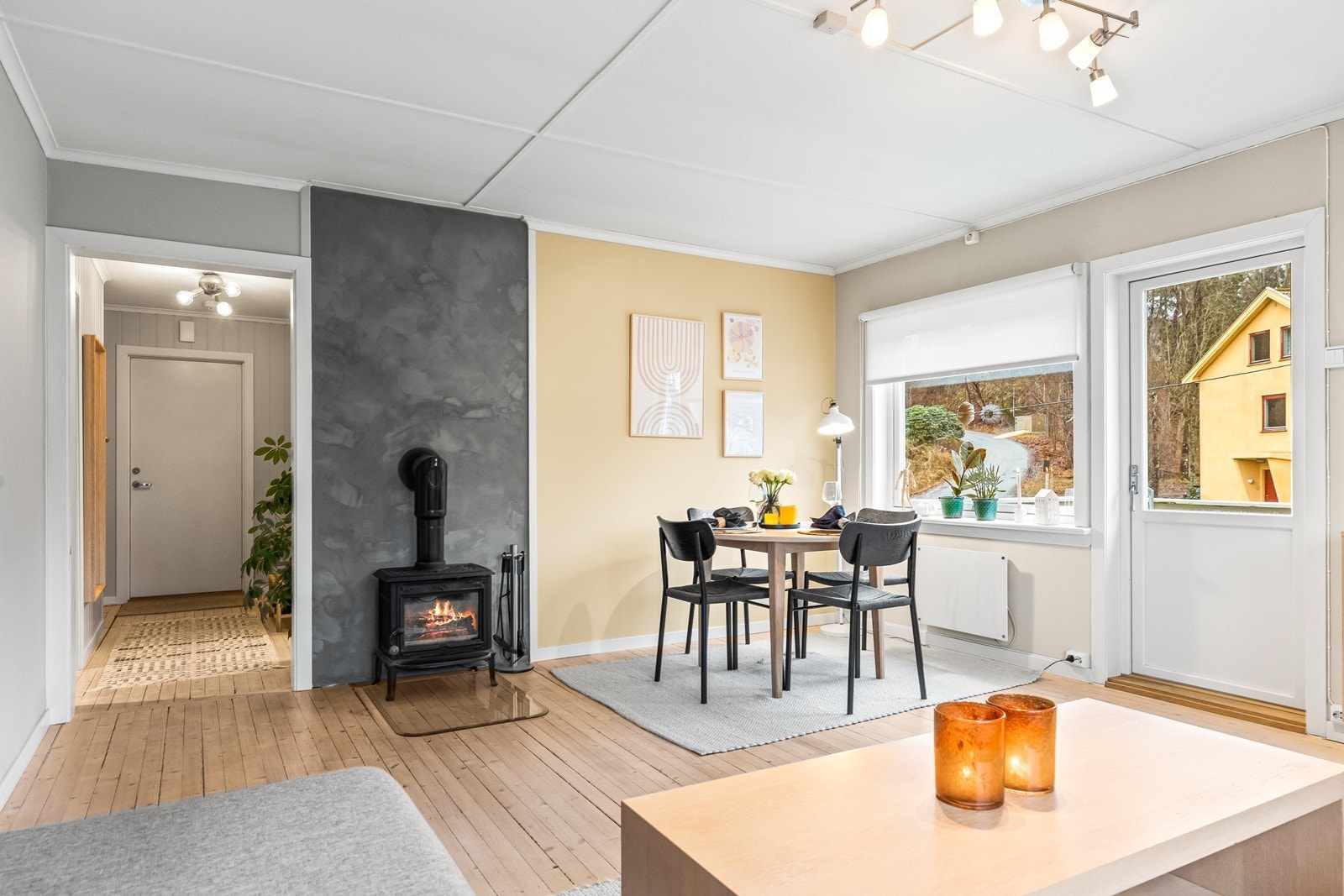 Vedovnen gir en lun atmosfære og supplerende varme. Galleribilde