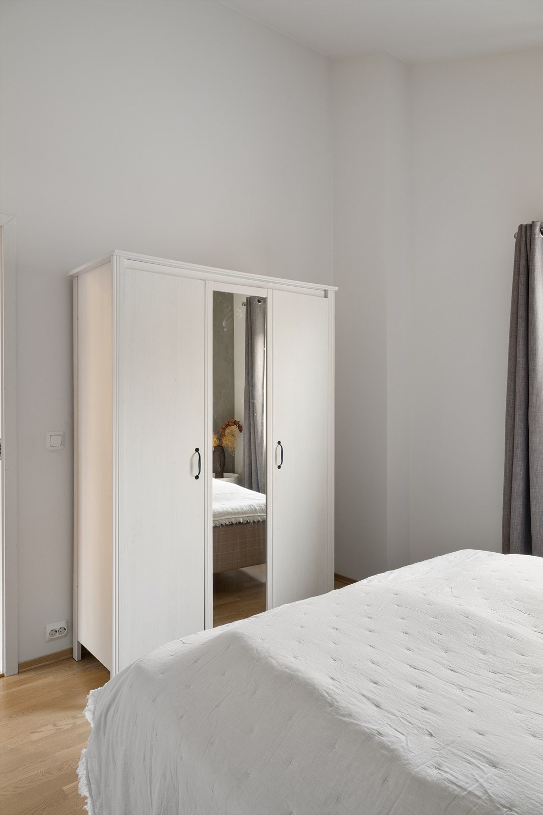 Hovedsoverommet har garderobeskap. Galleribilde