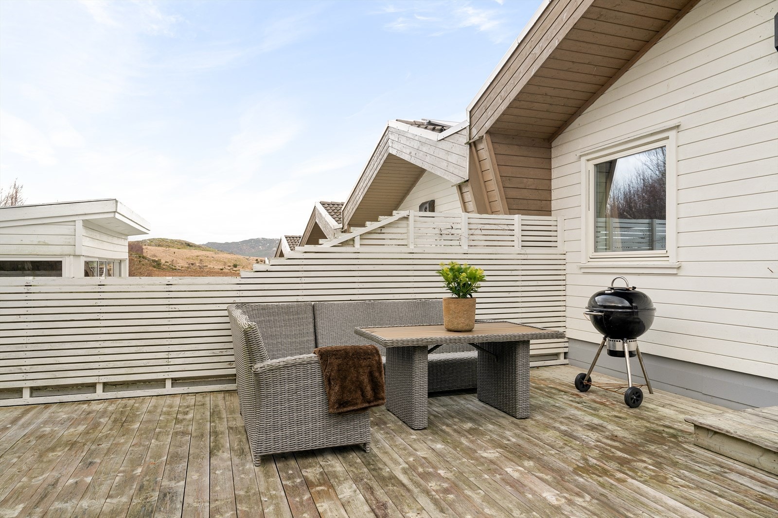 På denne uteplassen er det sol hele dagen og utover kvelden. Galleribilde