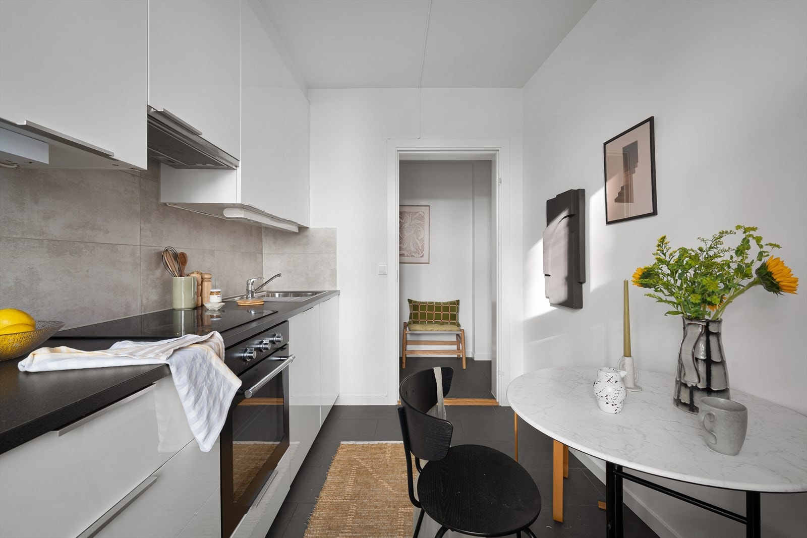 Du har også plass til eget spisebord på kjøkkenet. Galleribilde