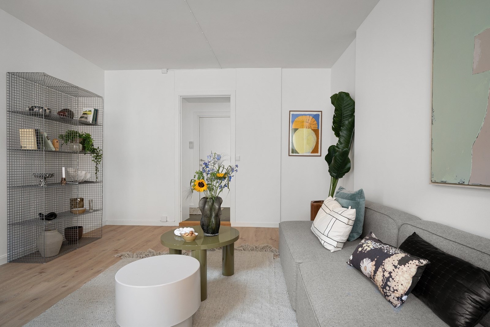 Det lyse palettet gjør det enkelt å innrede etter egen stil og behov. Galleribilde