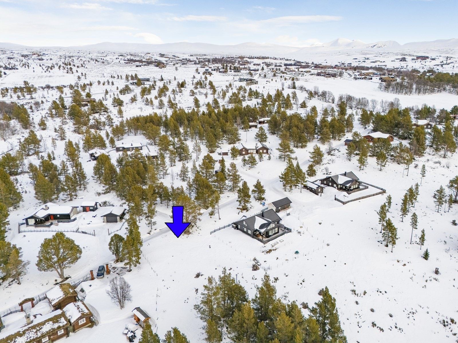 Tomten ligger omringet av et av de flotteste fjellområdene i Sør-Norge. Galleribilde