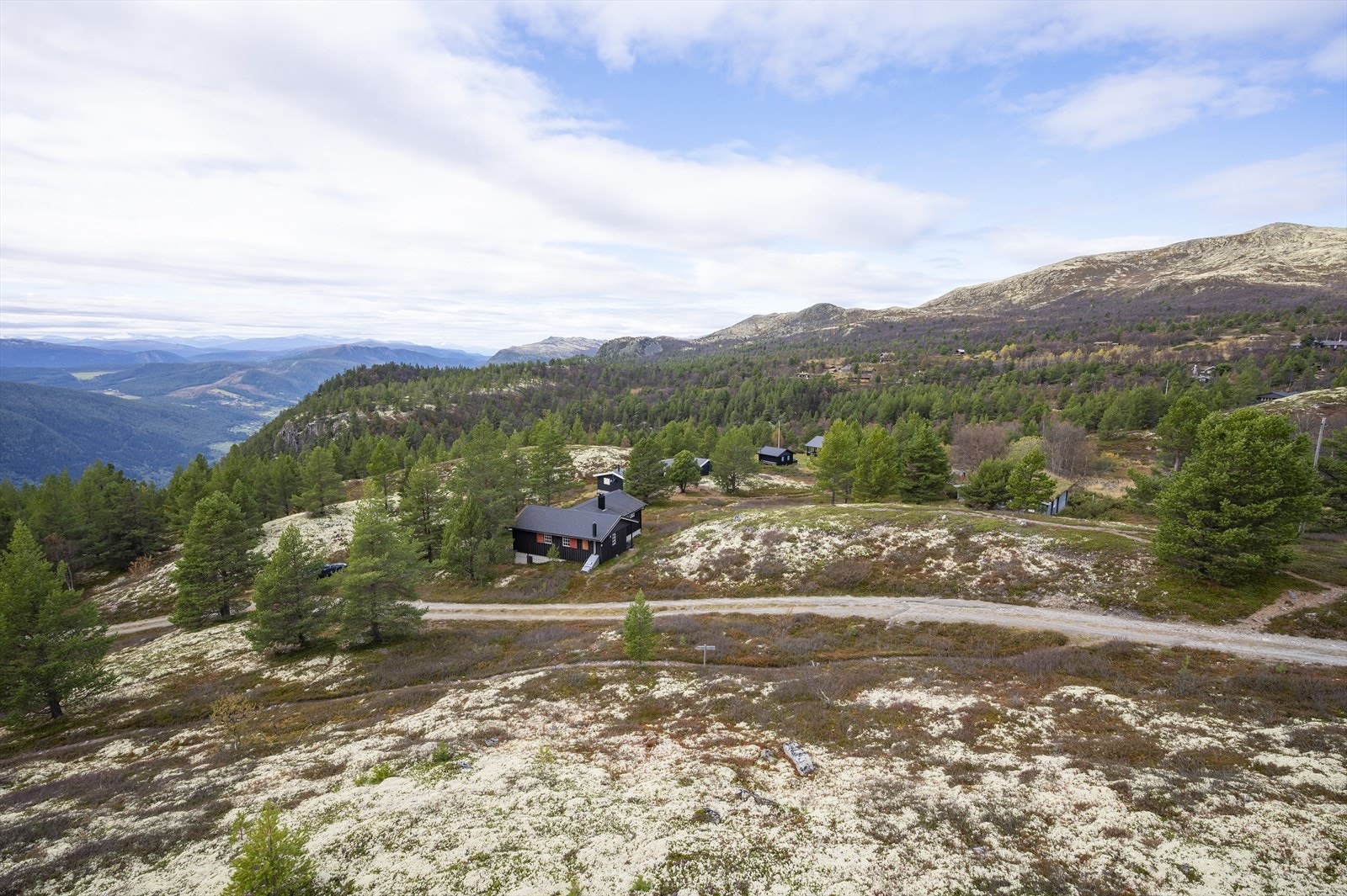 Velkommen på visning, husk å melde deg på eller ta kontakt med megler ved interesse. Galleribilde