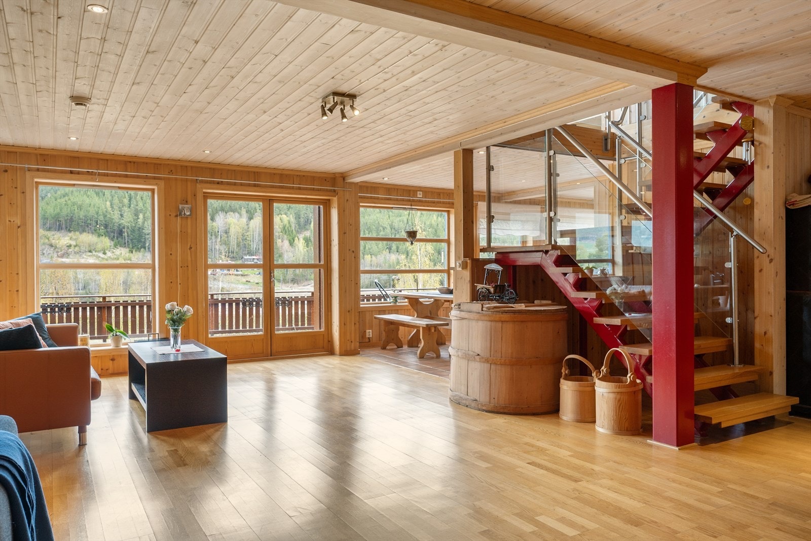 Det er gode vindusflater som gir godt med dagslys. Galleribilde