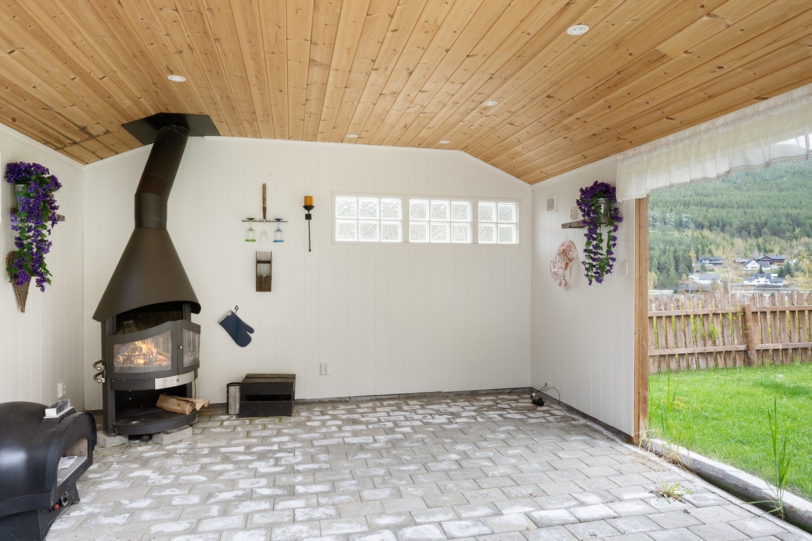 Her ligger alt til rette for hyggelige sammenkomster uavhengig av vær og vind. Galleribilde