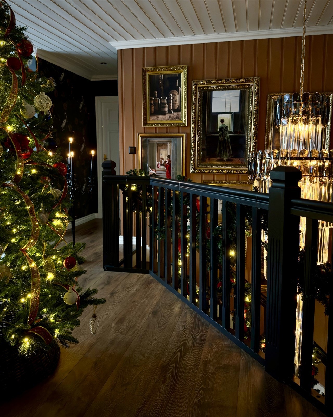 Stuen i 2. etasje pyntet til jul. Foto: Rita Johansen Galleribilde