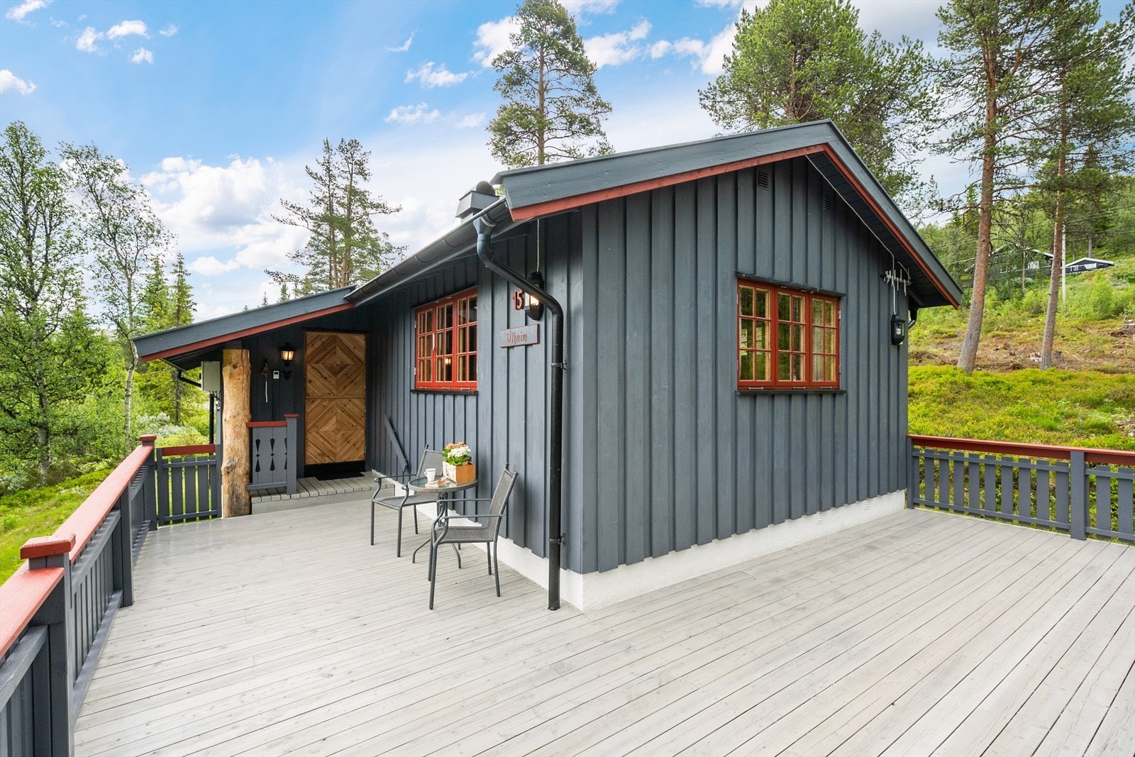 Her er det god plass til utemøbler og grill mm. Galleribilde