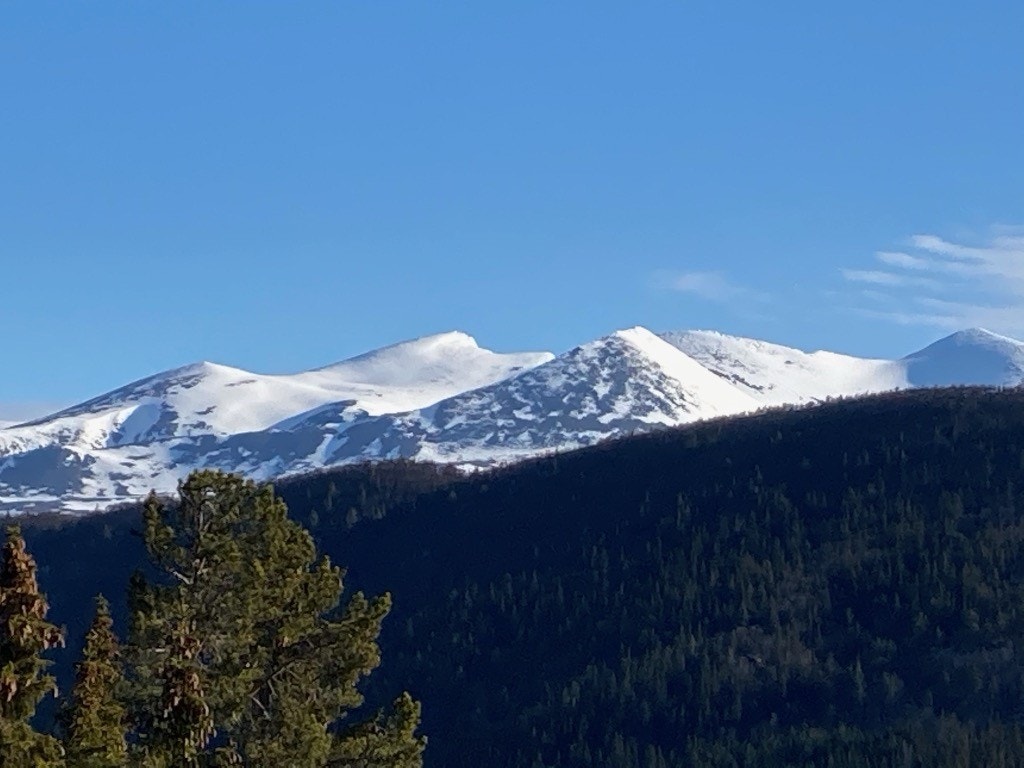 Utsikt fra eiendommen (selgers bilde) Galleribilde