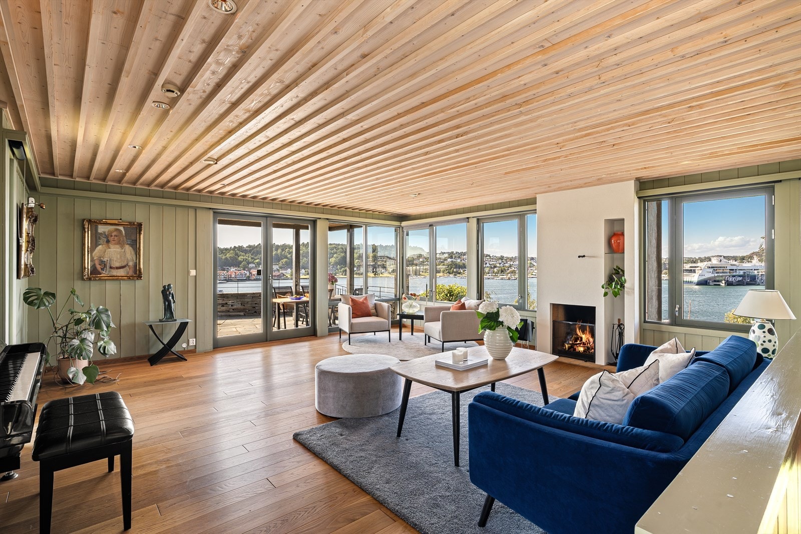 Varme i taket i stua og spotter Galleribilde