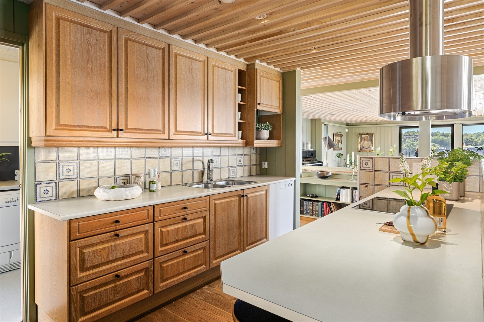 Skyvedør til praktisk vaskerom med utgang Galleribilde