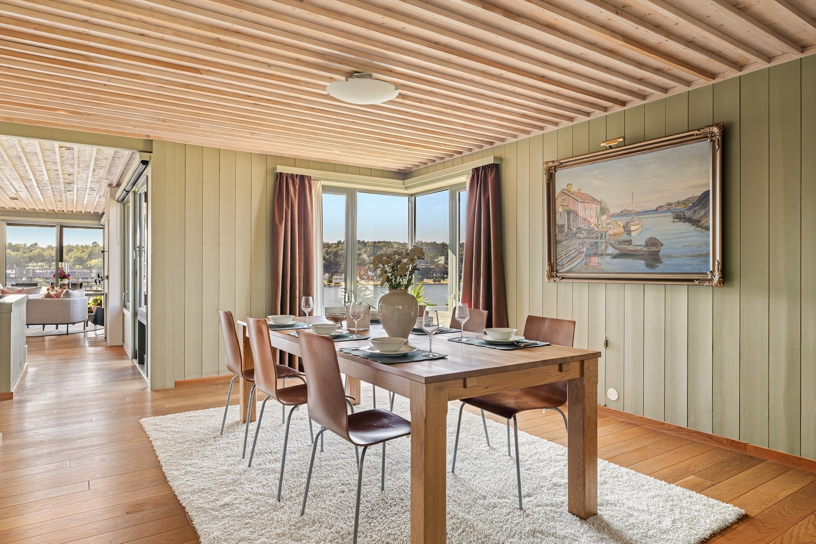 Romslig spisestue Galleribilde