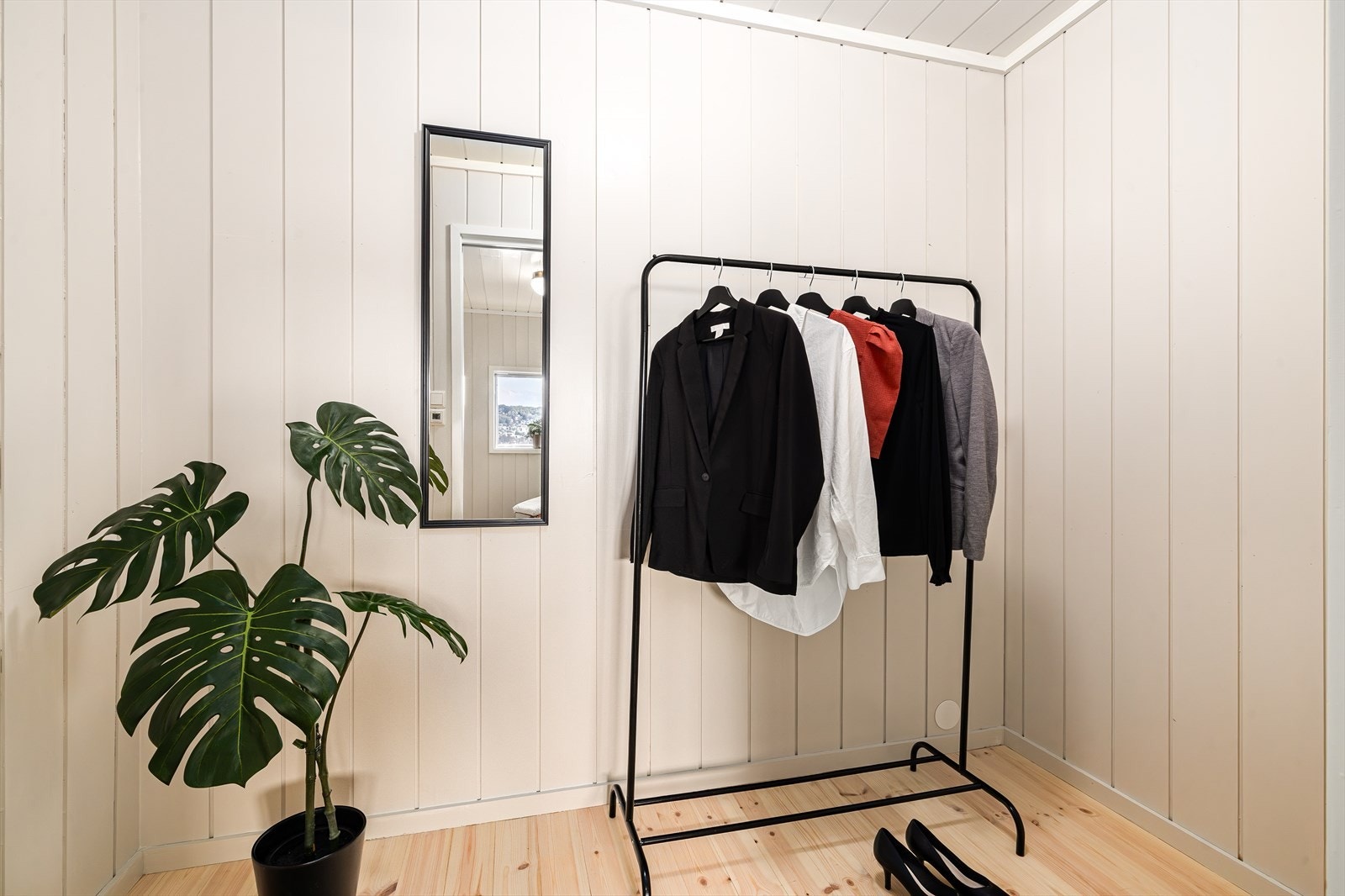 Garderobe Galleribilde