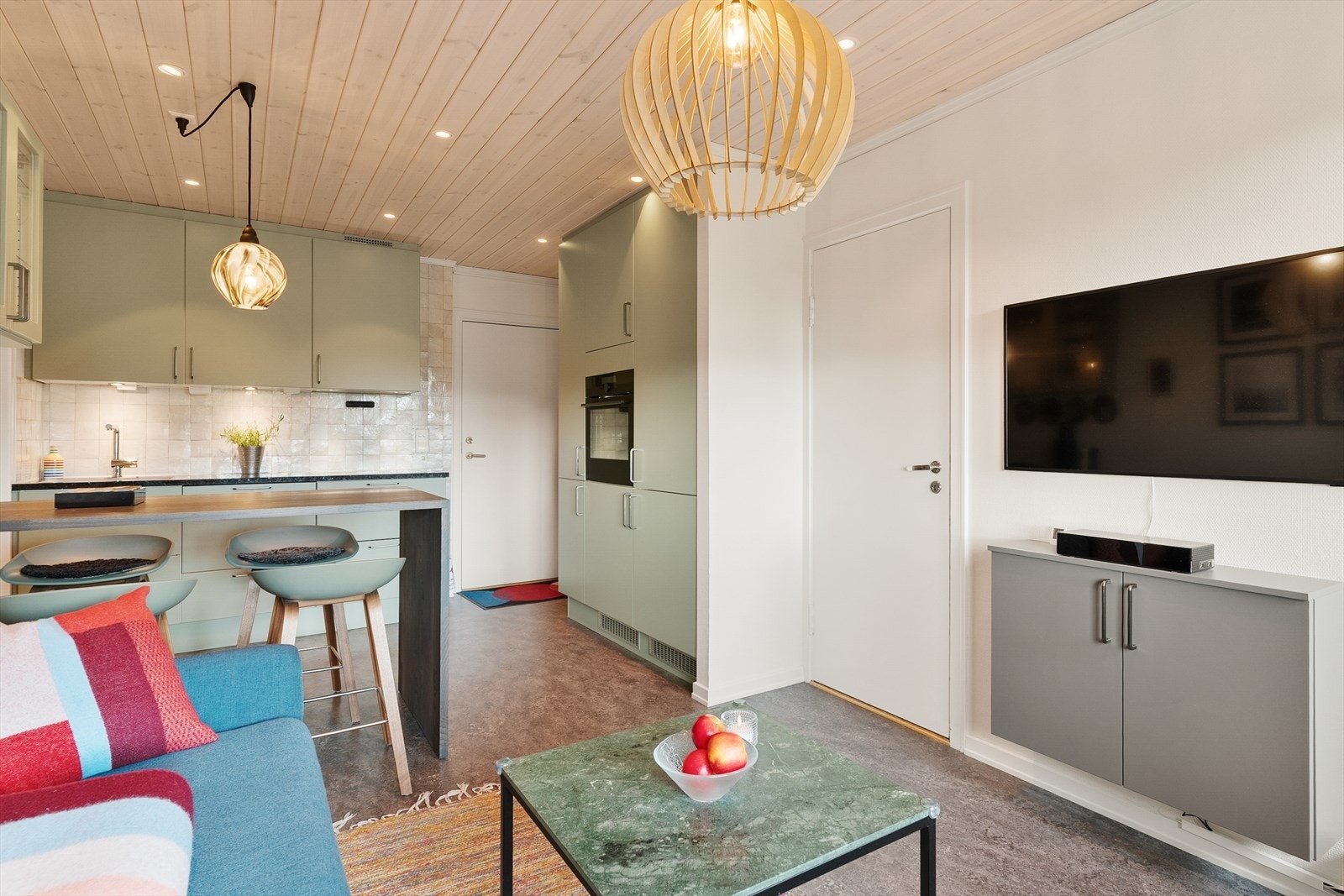 Fra stuedelen er det dør inn til hovedsoverommet. Galleribilde