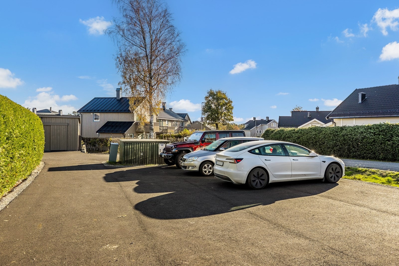 Biloppstillingsplass med god plass og enkel adkomst. Galleribilde