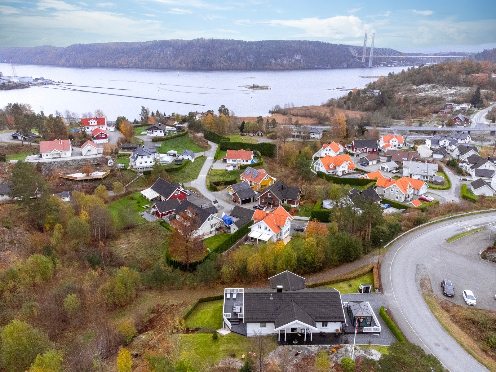 Den nye løsningen gir enkel og trygg adkomst til boligfeltet. Galleribilde