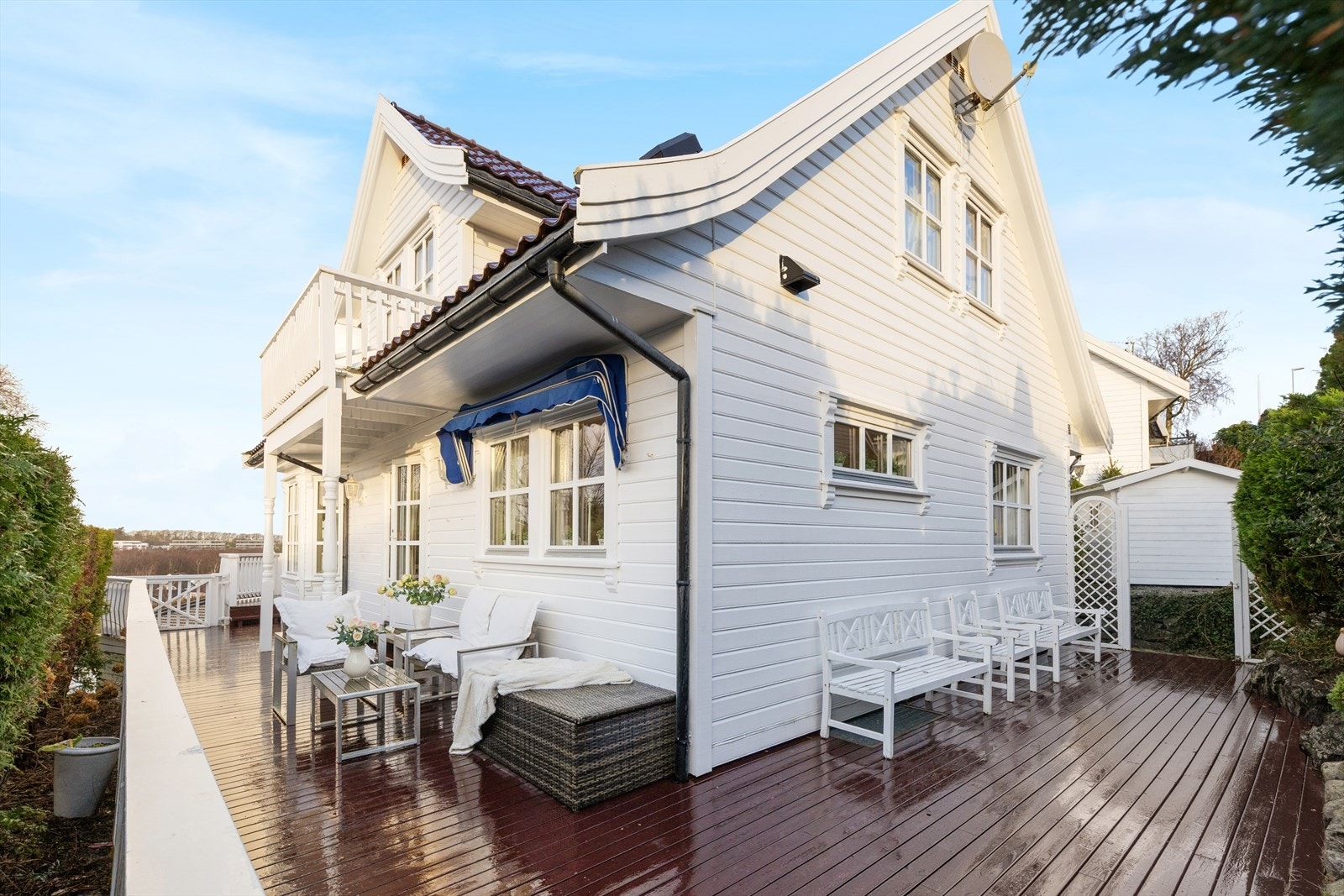 Boligen har flere flotte uteplasser. Galleribilde