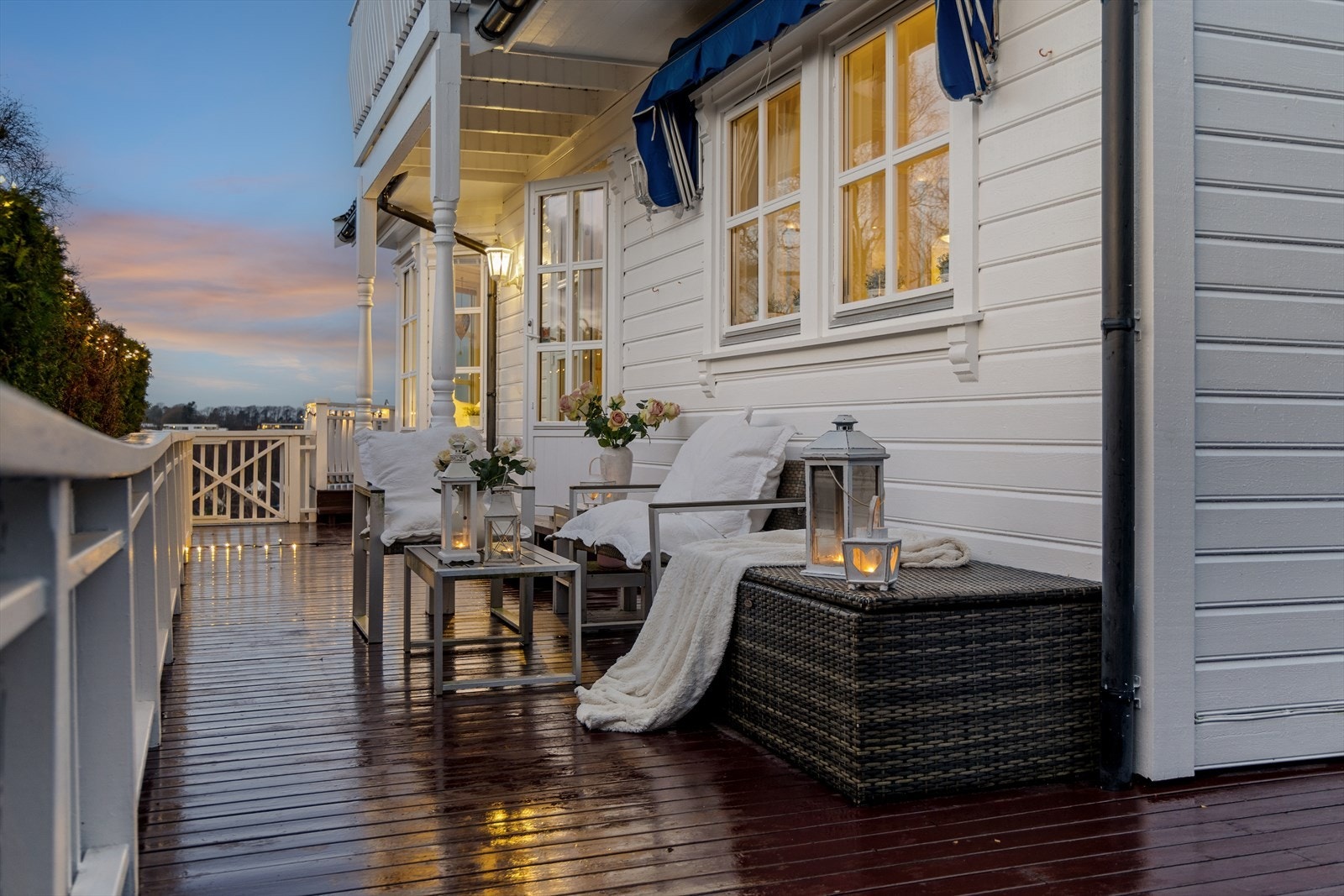 Balkongen utenfor stuen er på ca. 57 kvm. Galleribilde