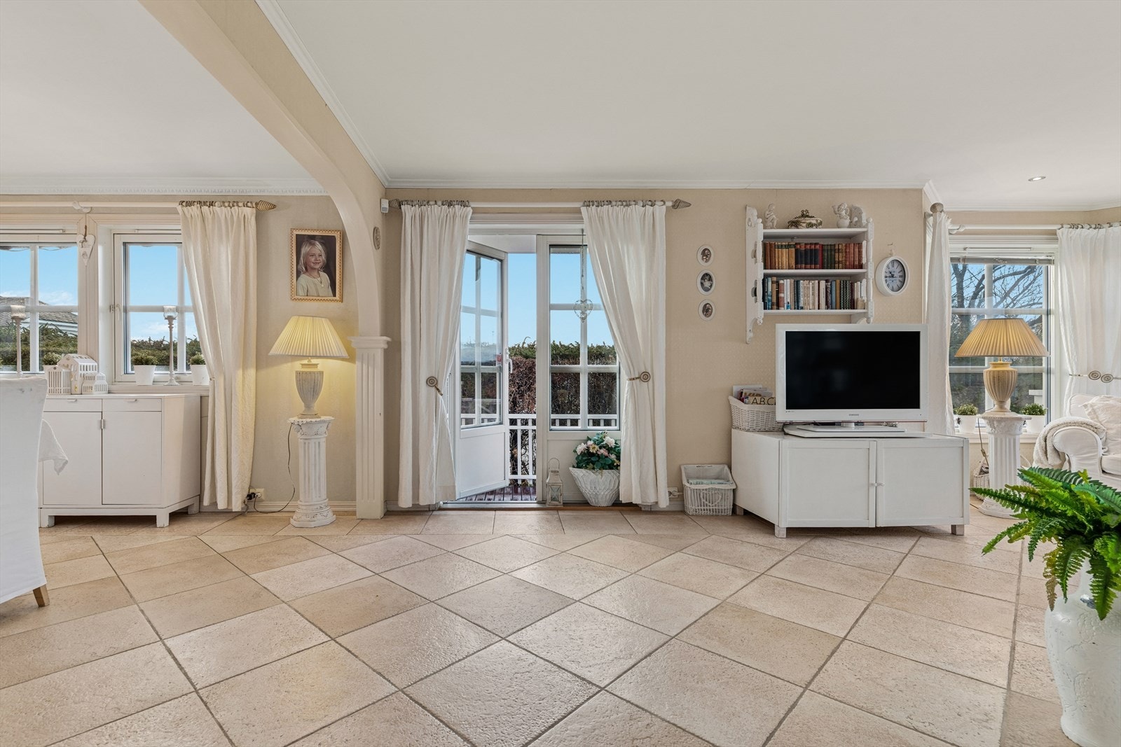 Det er utgang til en fantastisk balkong på hele 57 kvm. Galleribilde