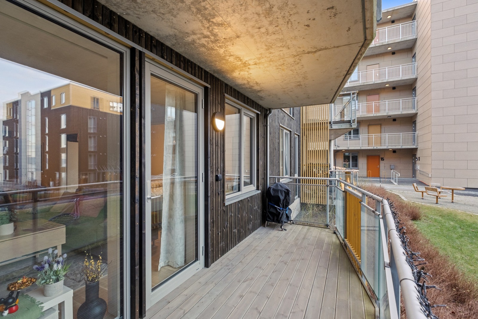 Utgang fra stue. Galleribilde