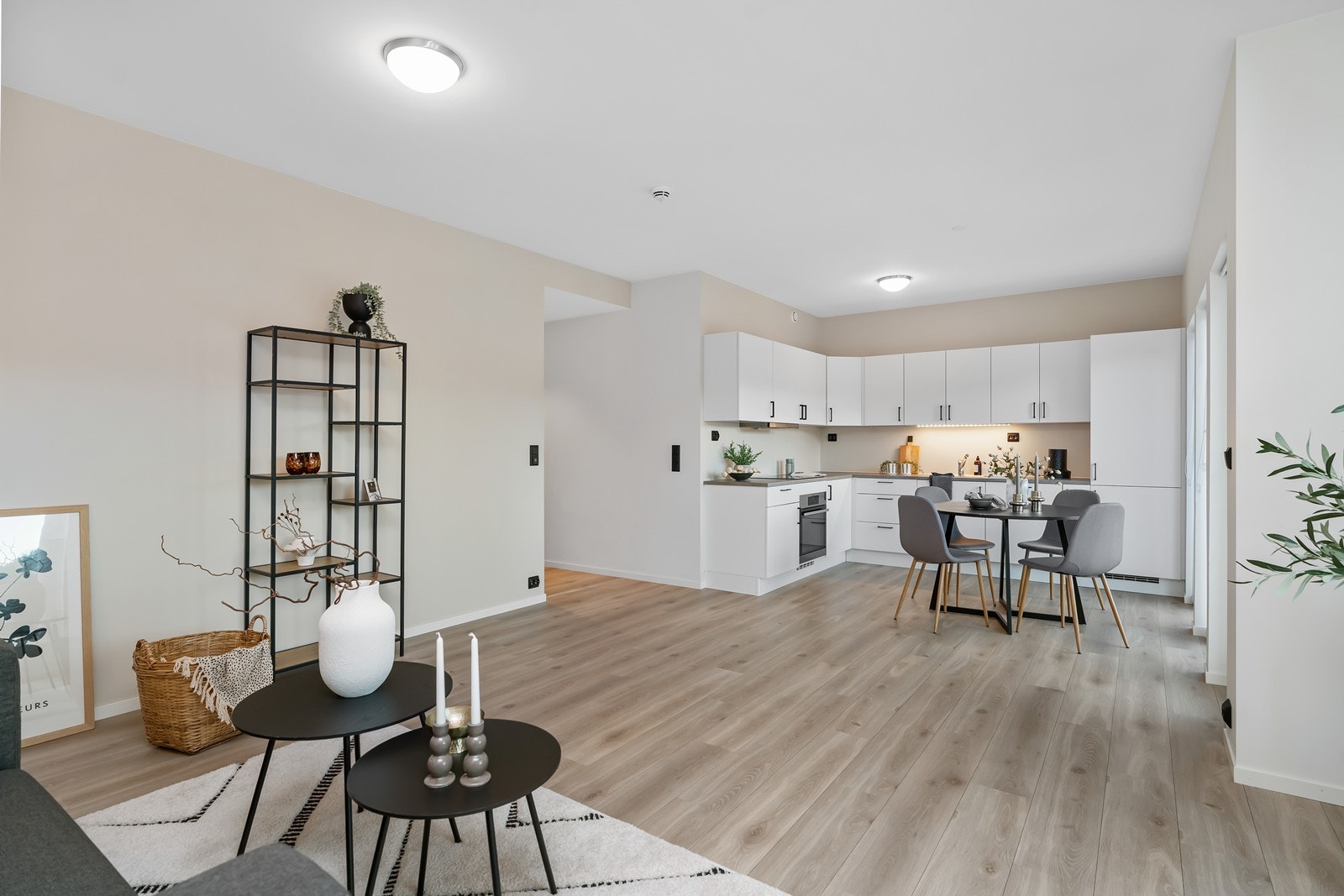 Åpen løsning mot kjøkkenet Galleribilde