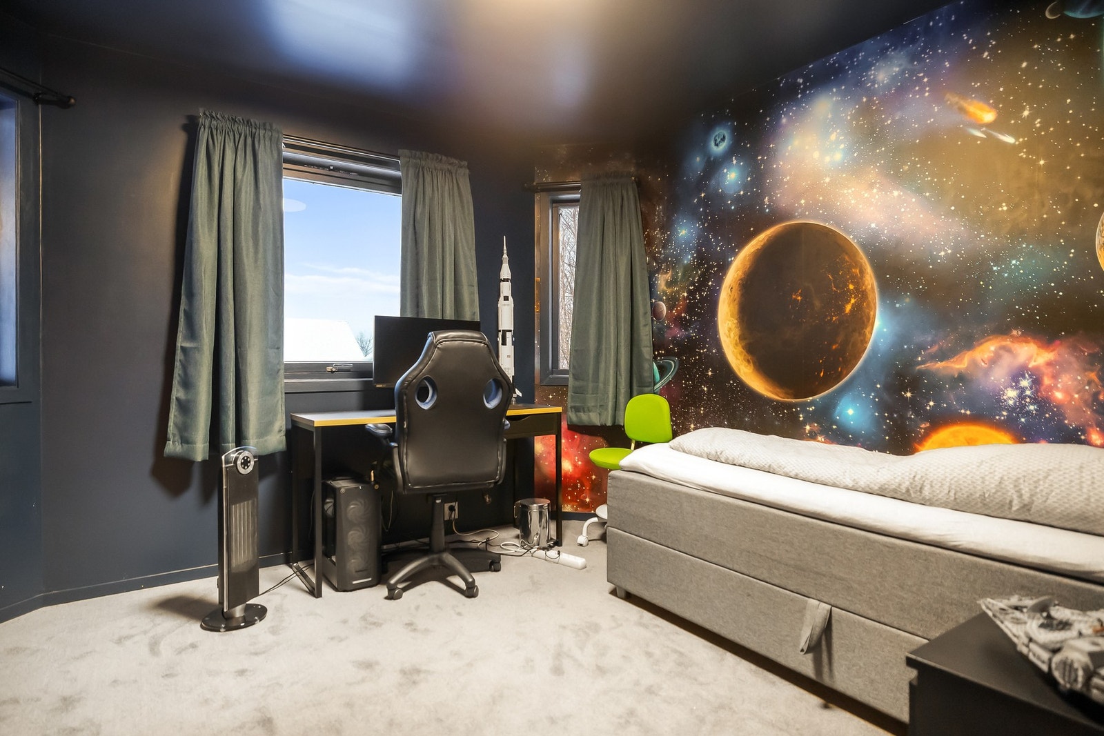 Det er to soverom i underetasjen. Galleribilde