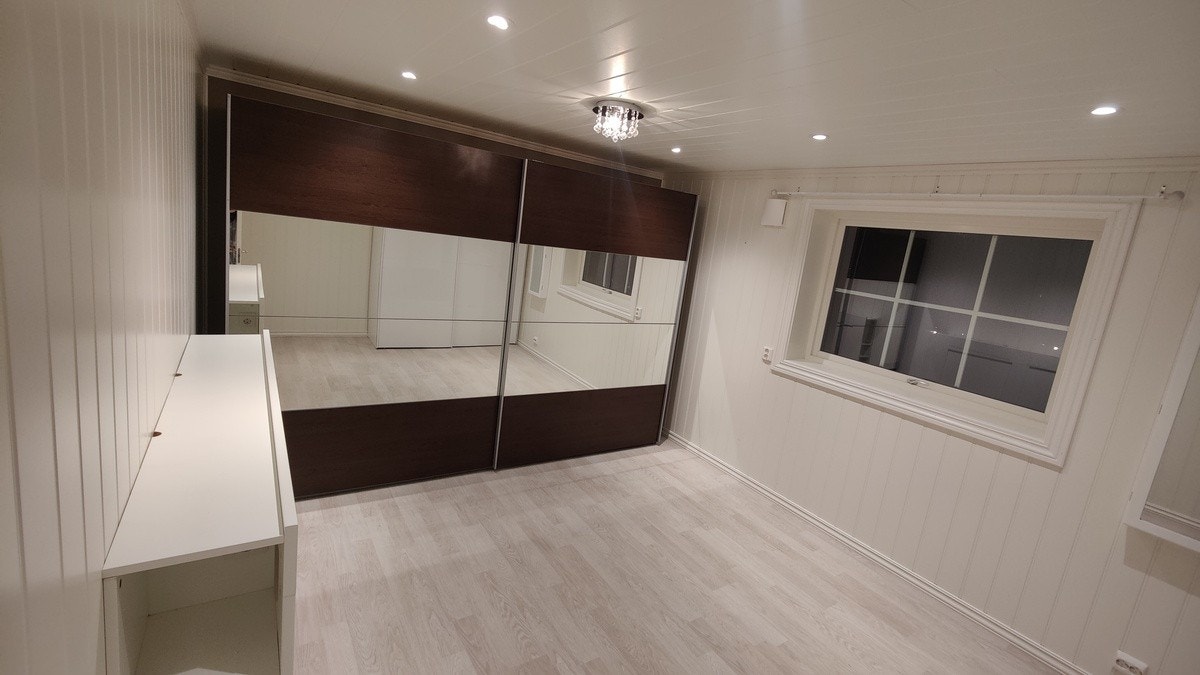 Soverom 1 (Speilskap blir stående) Galleribilde