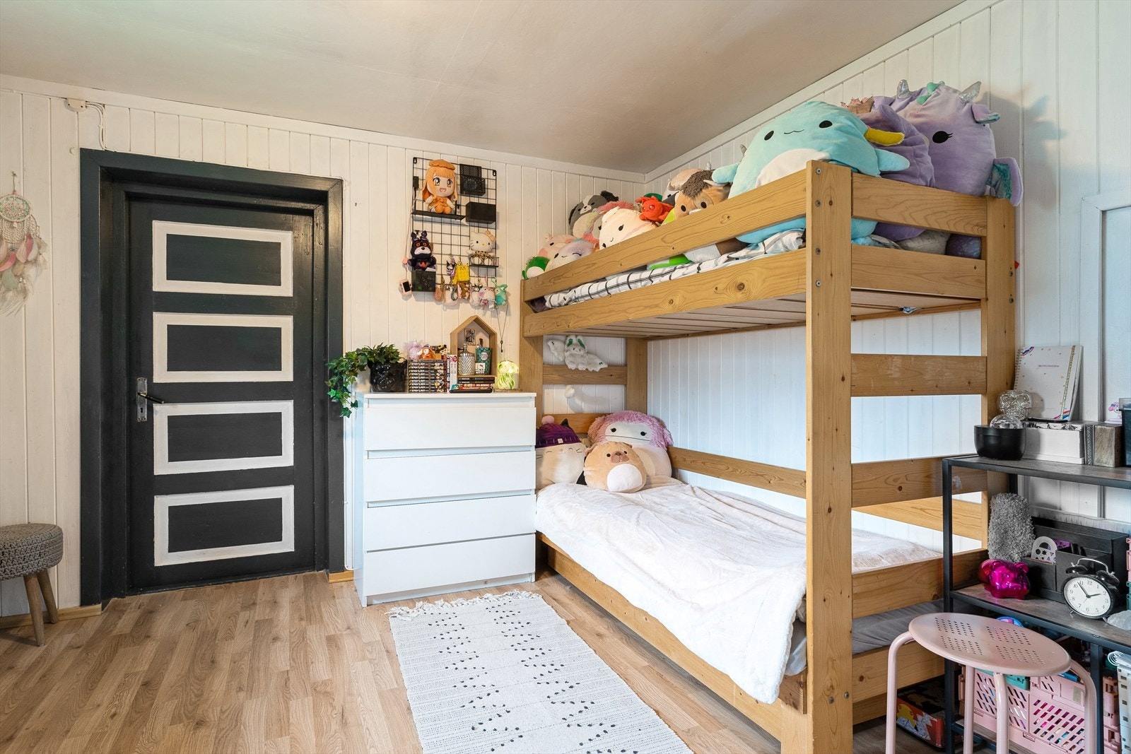 Soverom nummer to ligger innenfor hovedsoverommet. Galleribilde