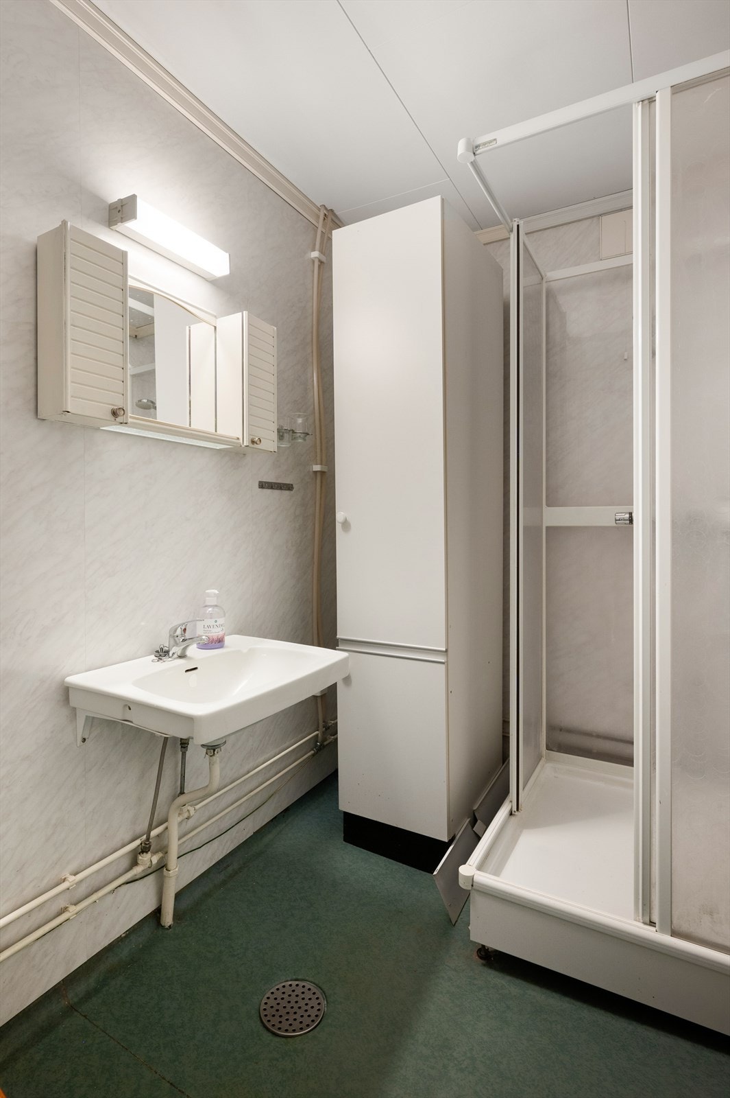 Badet er av eldre dato, men fungerer fint. Oppgradering må likevel påregnes. Galleribilde