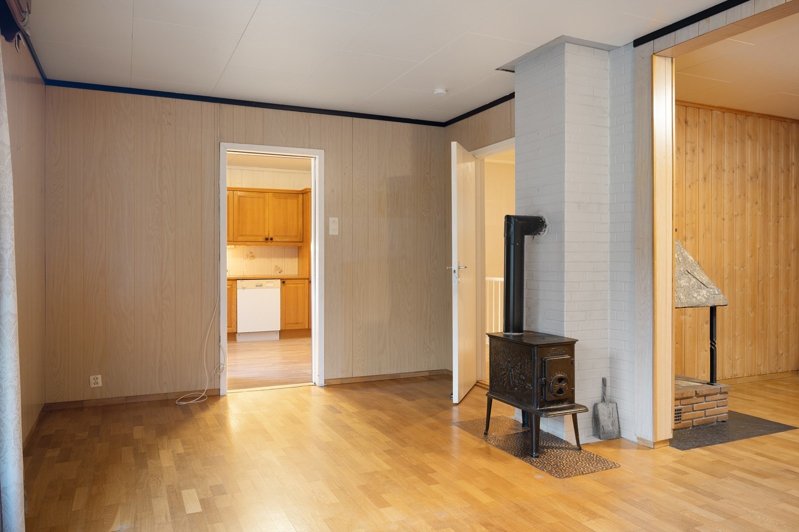 Fra stua kommer man videre inn til kjøkkenet. Galleribilde