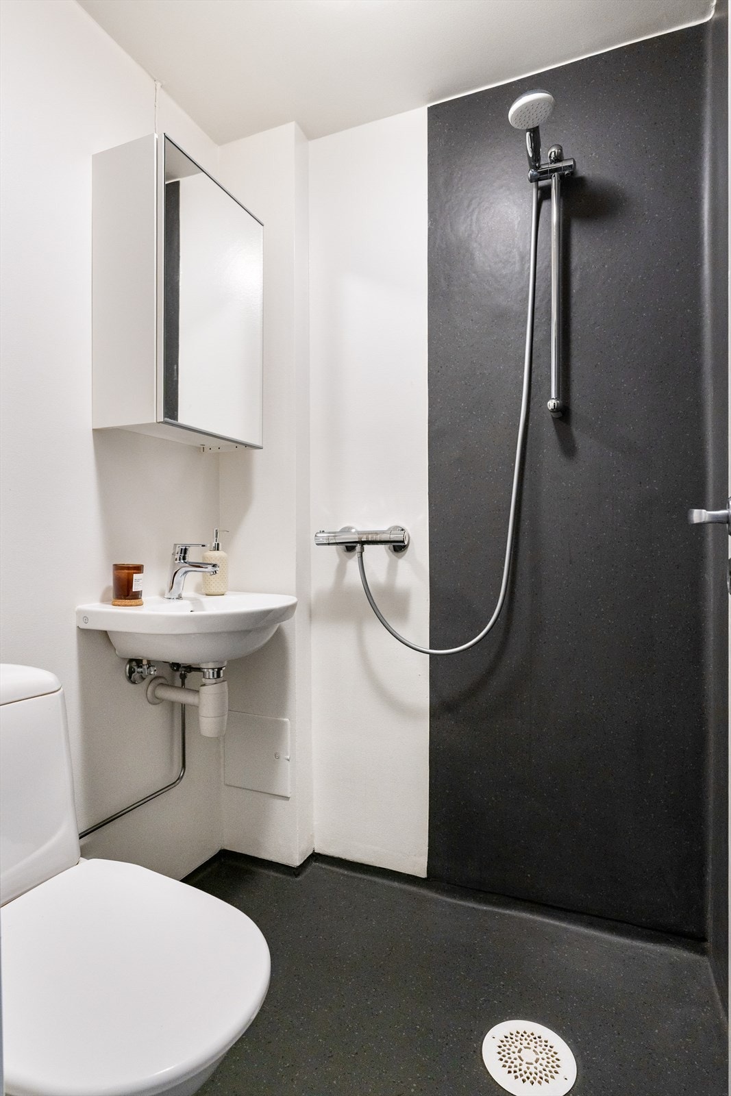 Oppgradert bad fra 2021 på 1,7 m². Galleribilde