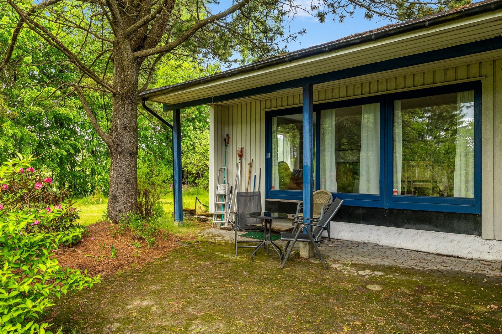 Utgang til uteplass fra stue Galleribilde