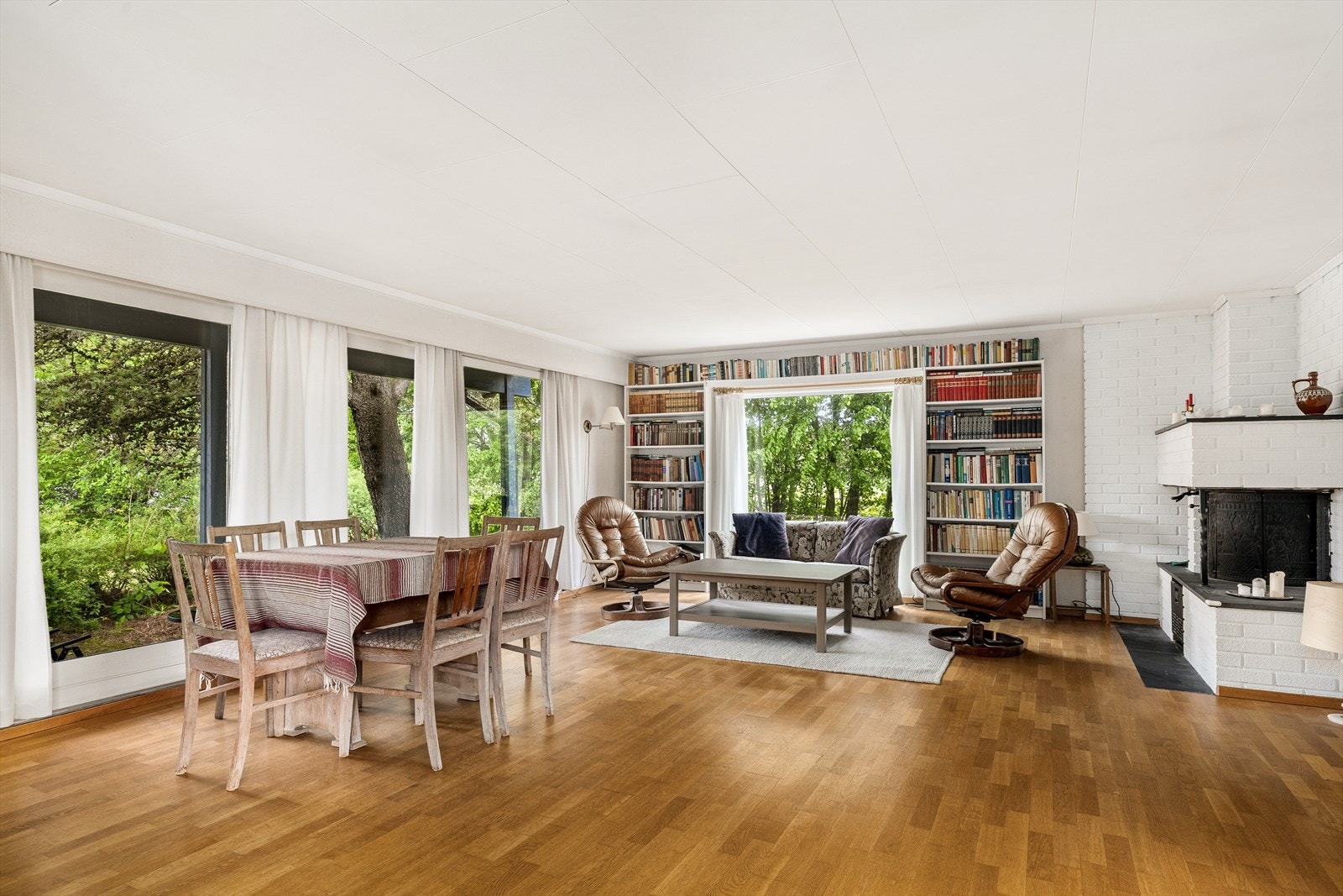 Stue/spiseplass Galleribilde