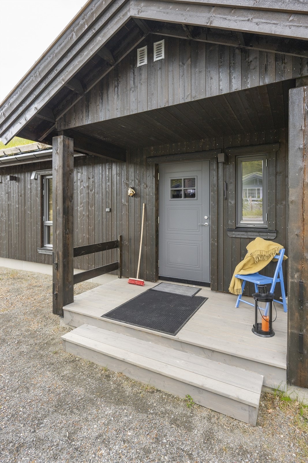 Et overbygd inngangsparti ønsker deg velkommen! Galleribilde