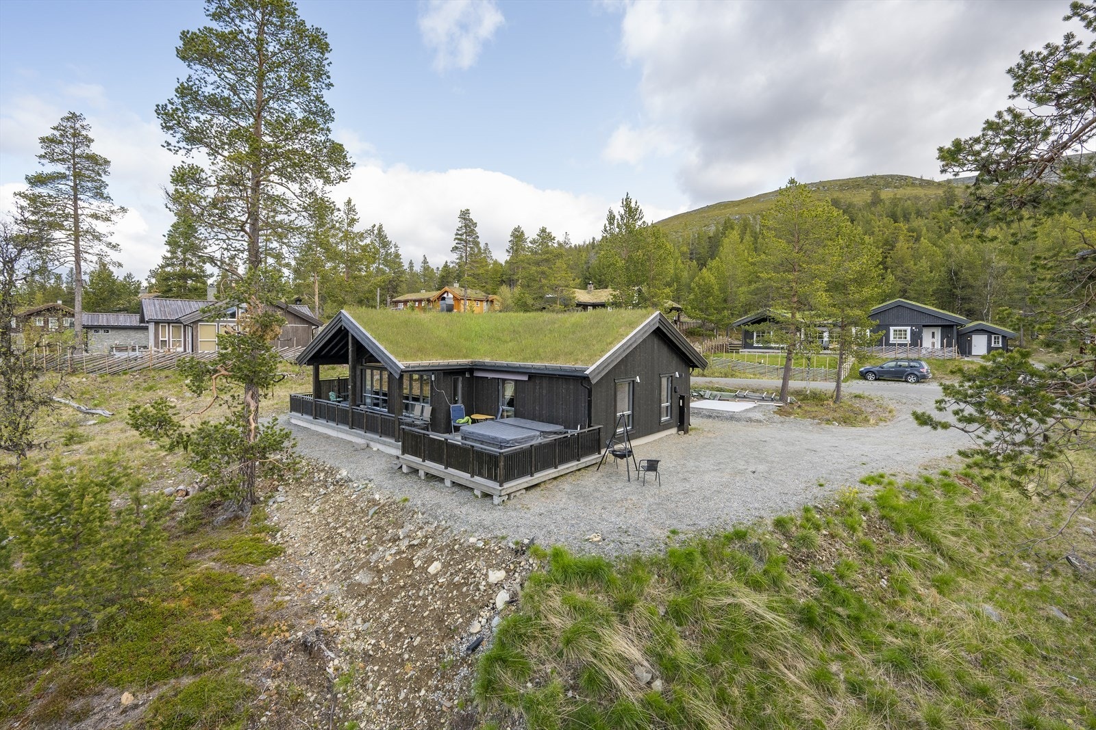 Eiendommen har et flott utgangspunkt for turer i området både sommer og vinter. Galleribilde