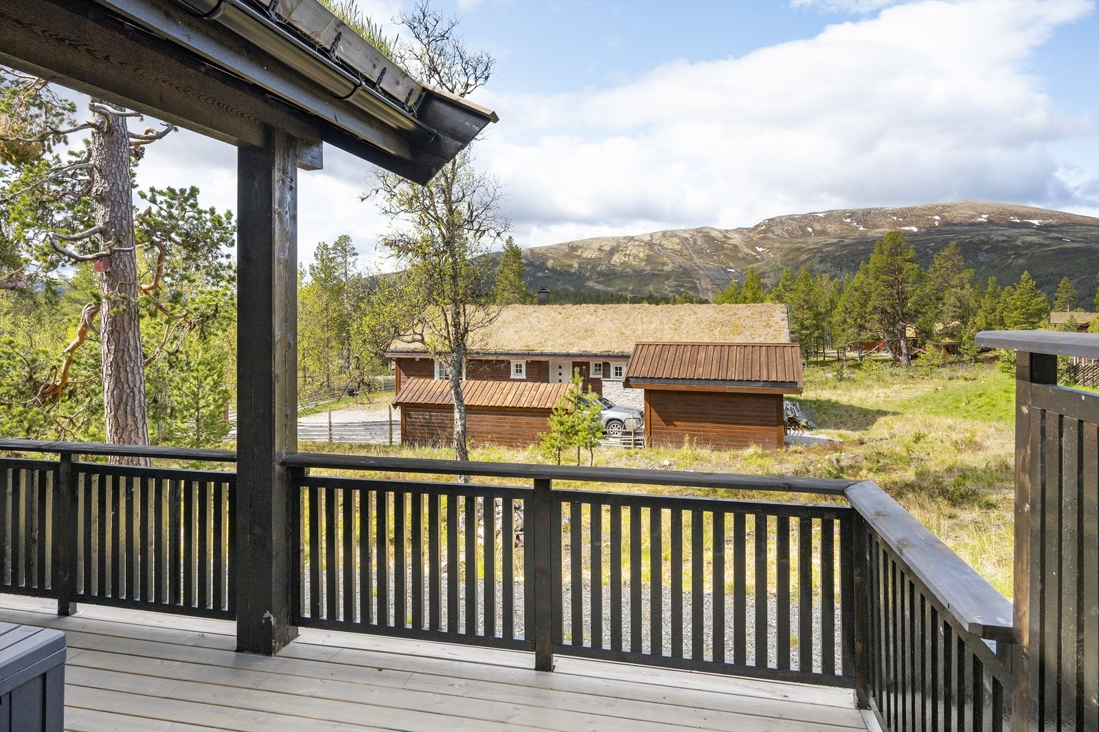 Terrassen ligger vendt mot vest og er ca 40 kvm. Galleribilde