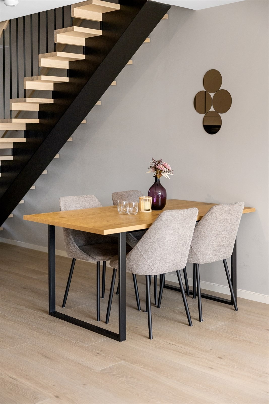 God plass til spisebord Galleribilde