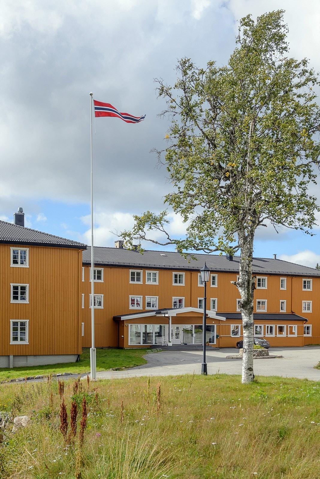 Her har du leilighet på fjellet perfekt for deg som ønsker et enkelt "hytteliv" uten bekymringer for snømåking og tunge hyttetak. Galleribilde