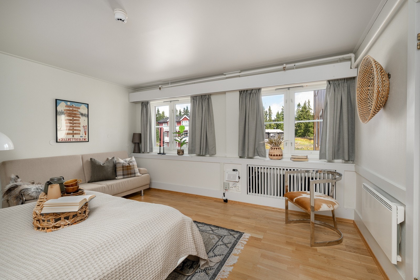 Dette gjør det mulig å kombinere stuen med et pent soverom uten å ta opp for mye plass. Galleribilde