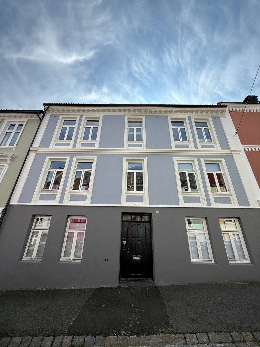 Klassisk bygård Galleribilde