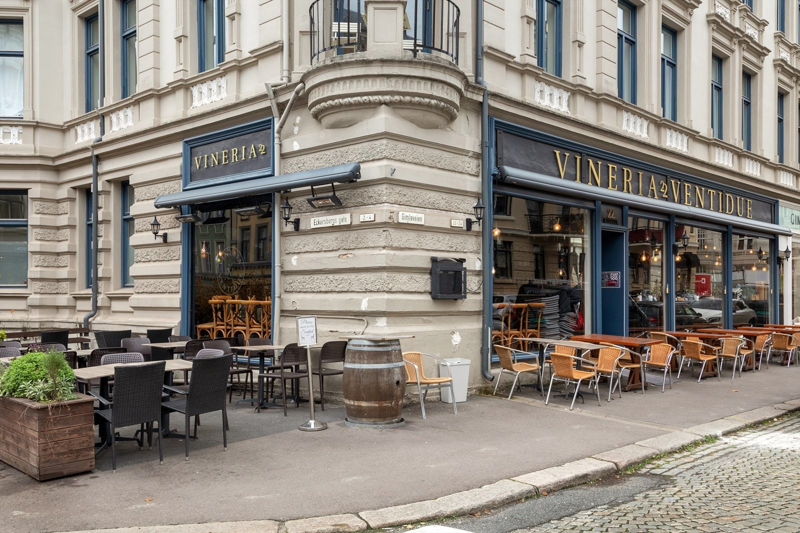 Populære Vineria Ventidue ligger noen minutter unna. Galleribilde