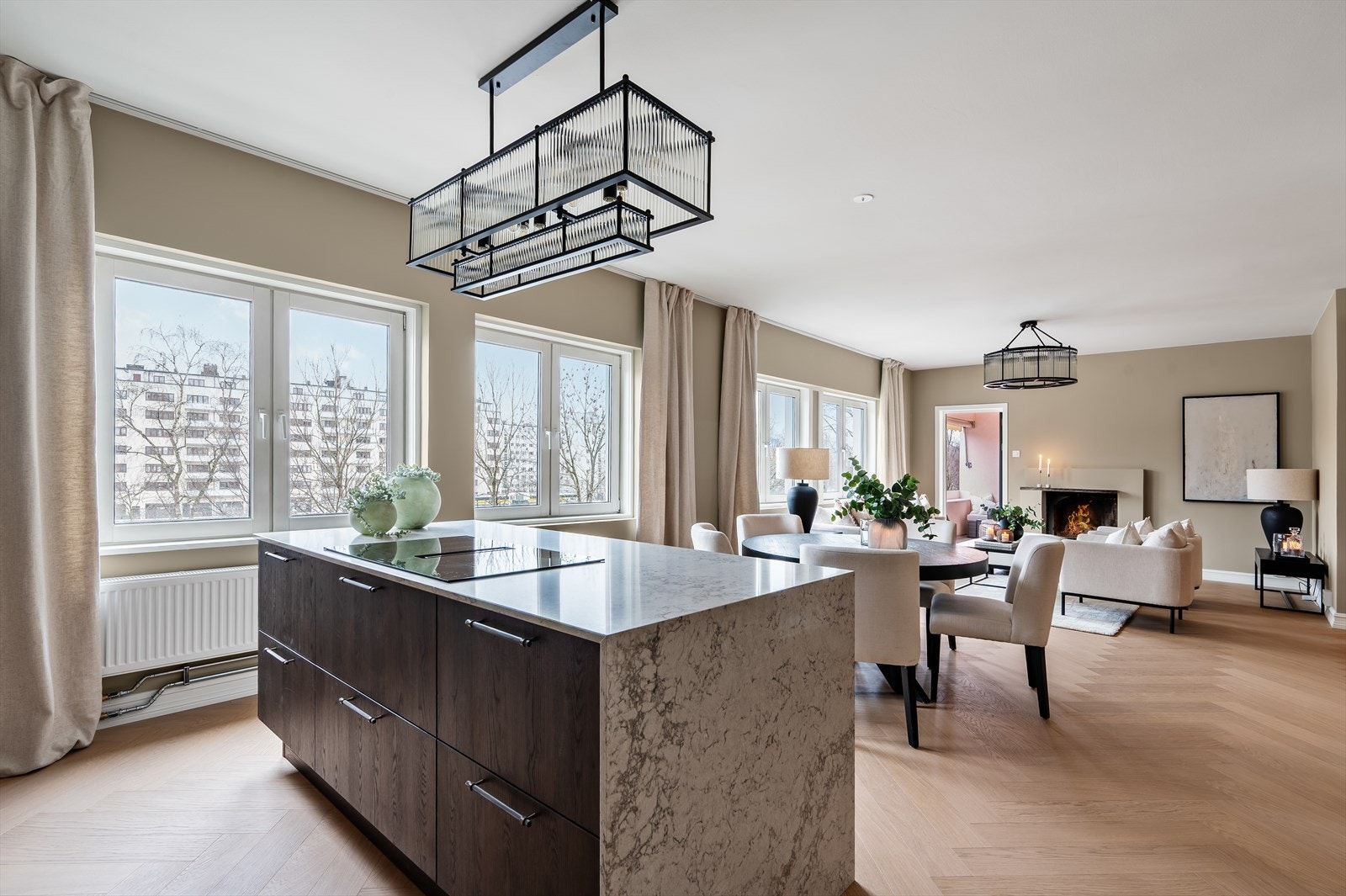 Leiligheten har nytt elektrisk anlegg (skjult) og smartstyring med Plejd. Galleribilde