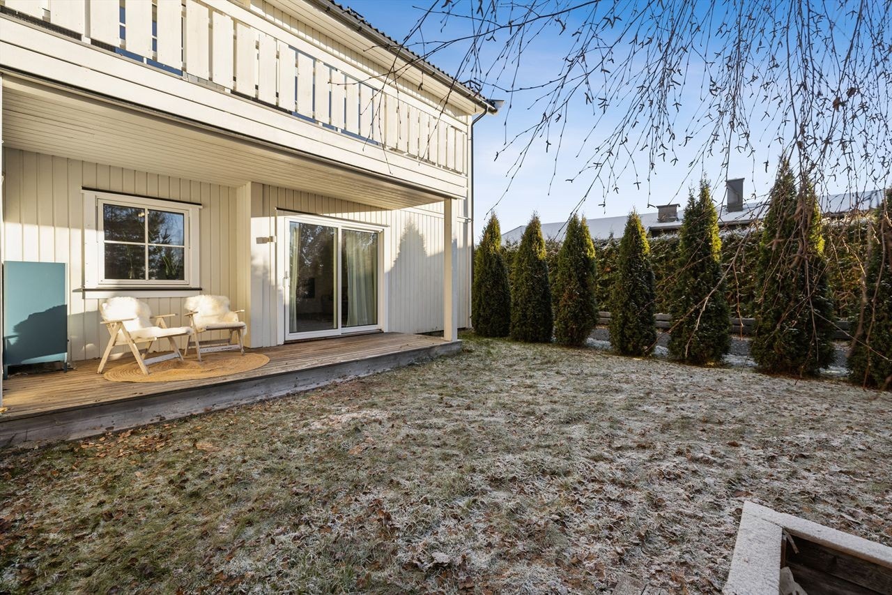 Den vestvendte plasseringen gir gode solforhold på ettermiddag og kveld. Galleribilde