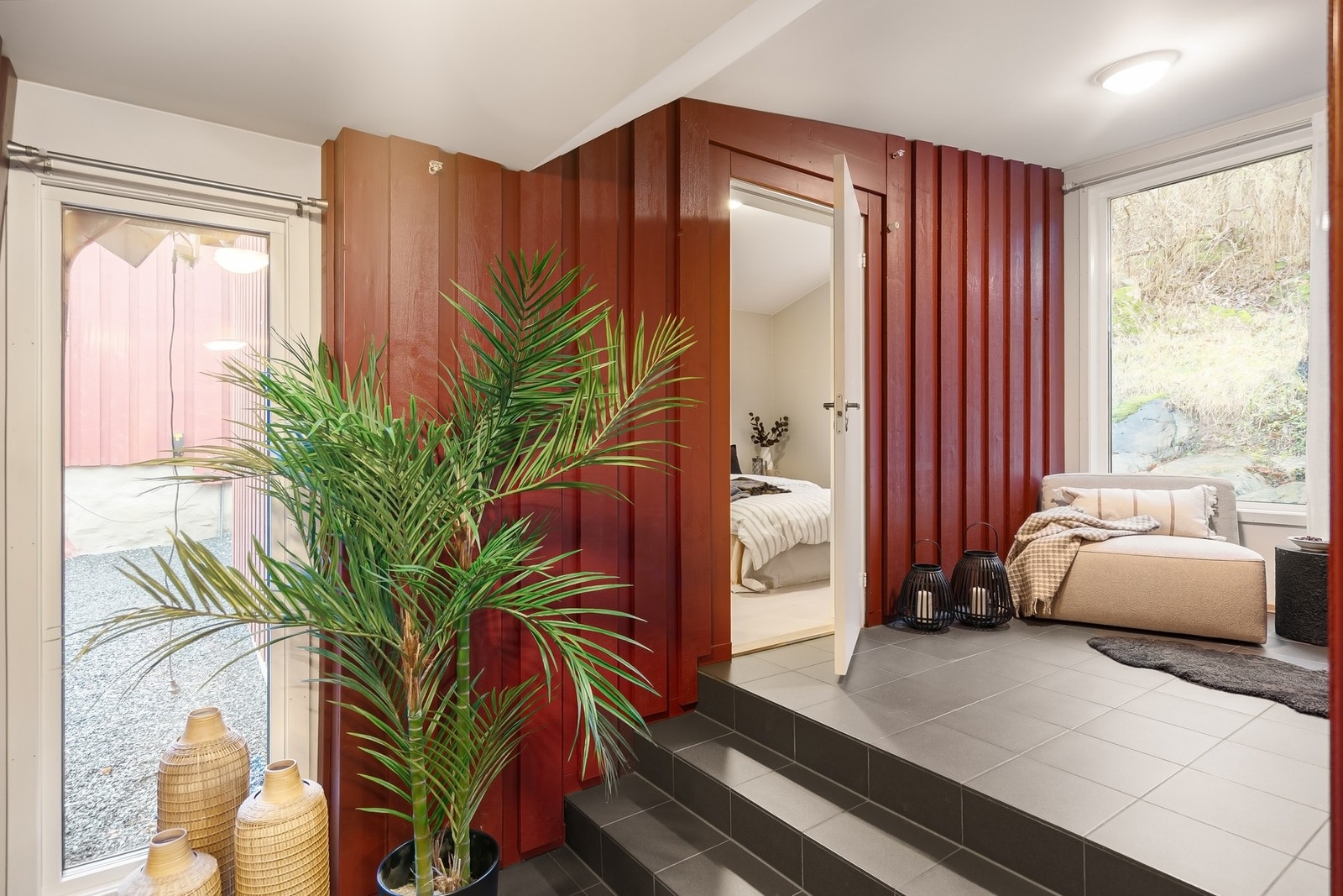 Tre trinn opp, finner du en kosekrok og begge soverommene Galleribilde