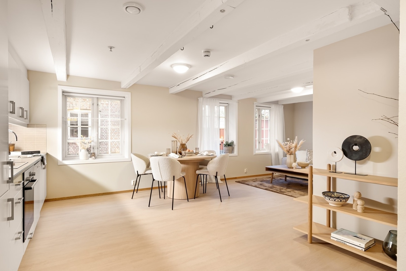 Modernisert, men med ca. 300 år med historie i veggene Galleribilde