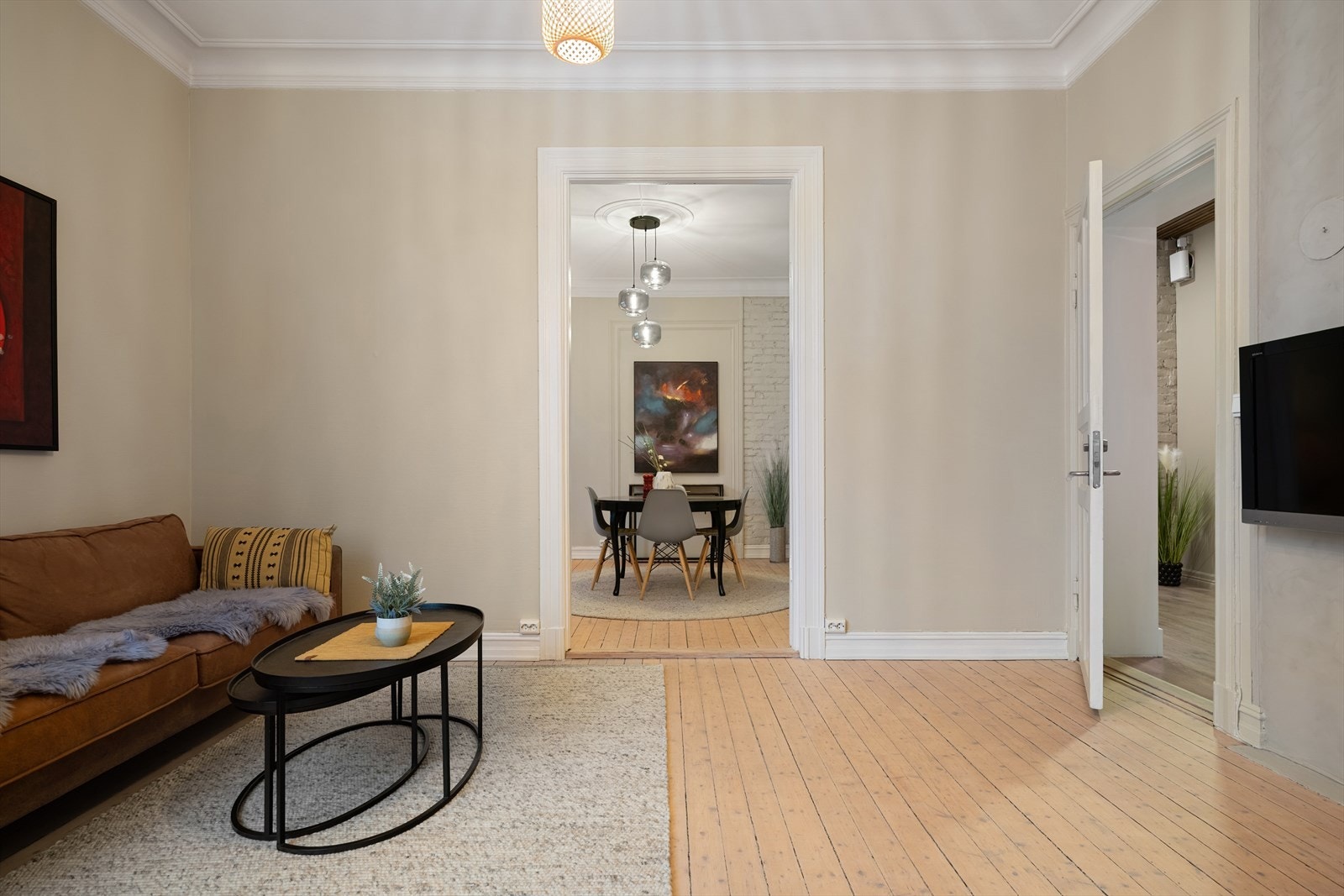 Flott planløsning med to stuer på rad Galleribilde