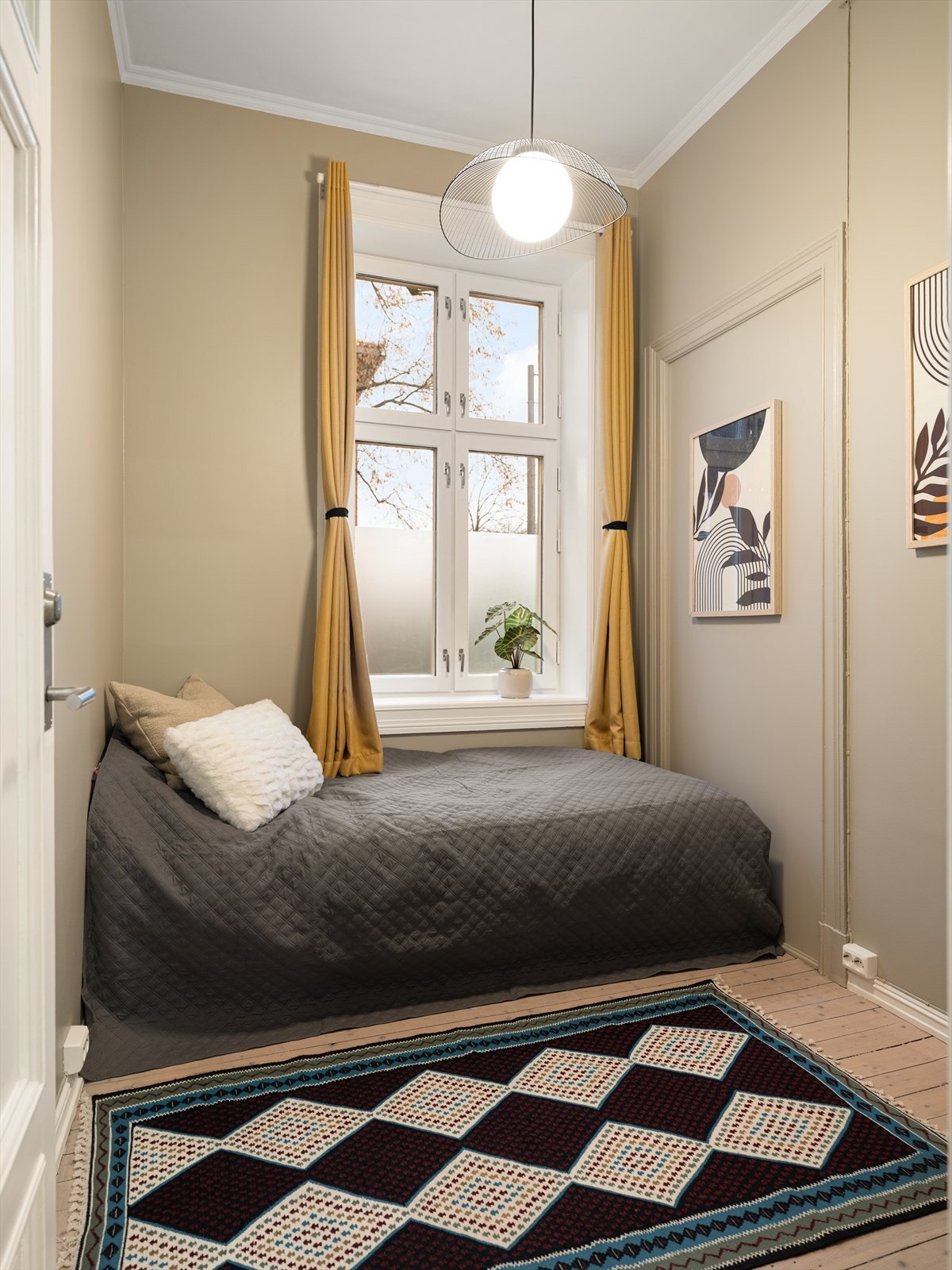 Soverom 2 passer perfekt som gjesterom, barnerom eller hjemmekontor Galleribilde