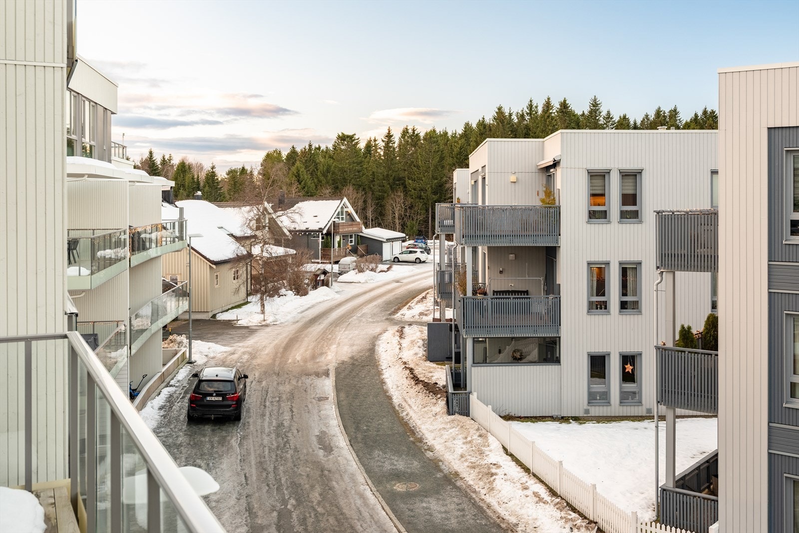 Heimdal stasjon med tog og metrobuss ligger kun en 5 minutters gåtur unna leiligheten, perfekt for deg som pendler. Galleribilde