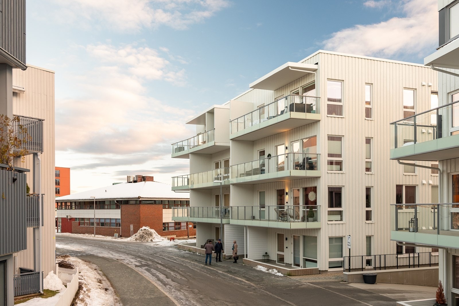 Coop Extra Heimdal med post i butikk ligger kun 3 minutter unna leiligheten. Galleribilde